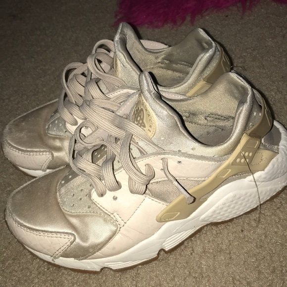 Shoes - Picture 2 of 2